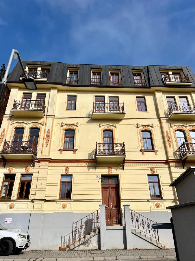 Artelier - Trencianske Teplice Apartment Екстериор снимка